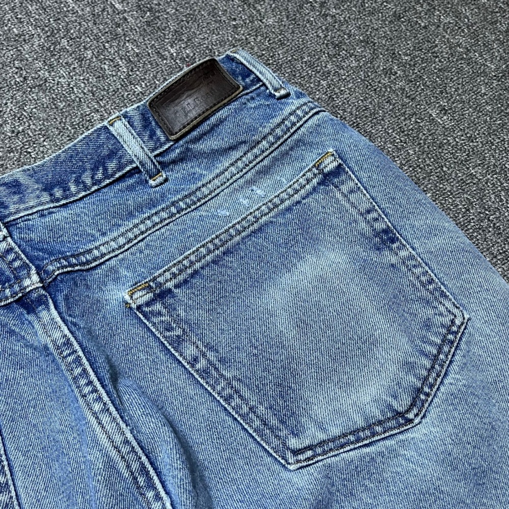 L.L.Bean Classic Fit Jeans 37x29 Light Wash Distressed Straight Leg Denim - Picture 14 of 16